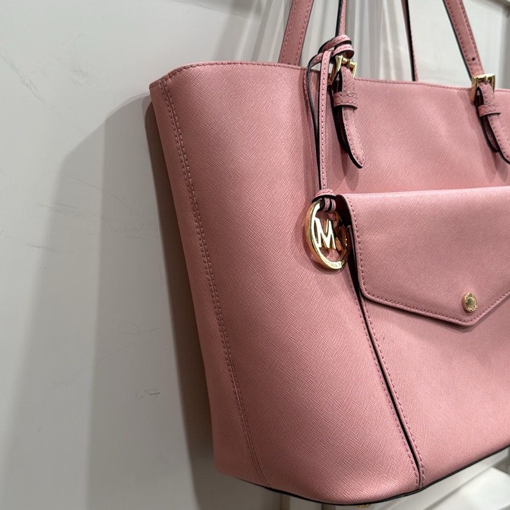 Michael Kors (MK) Pink Bag
Gently used great for work or play - Picture 7 of 15